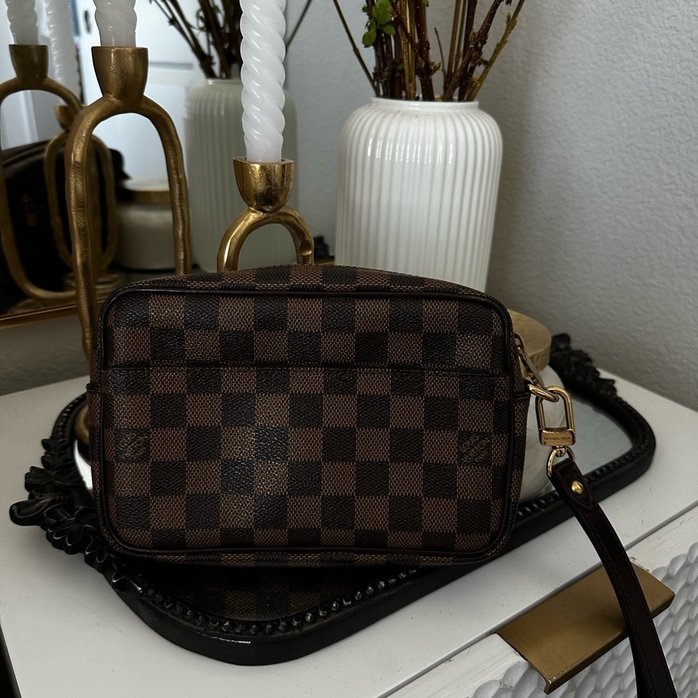 Louis Vuitton Damier Pochette Bie Macau Second Bag
Clutch Bag****AUTHENTIC***** - Picture 3 of 11